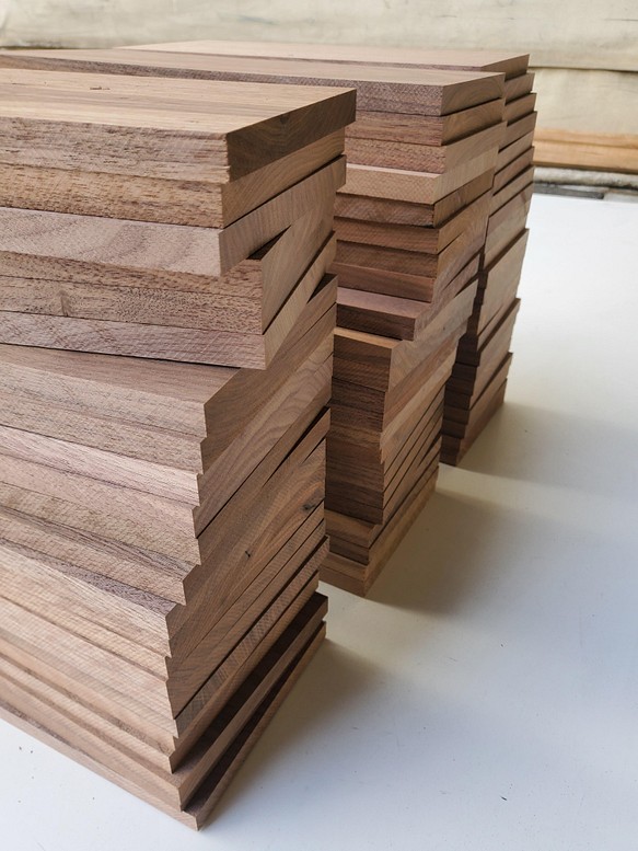 価格交渉OK送料無料 ウォールナット25×25㍉ 板材 無垢材 木材 端材 en