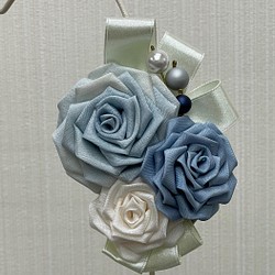 つまみ細工　青い薔薇のコサージュ 1枚目の画像