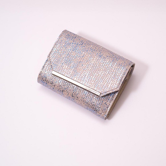 【スペシャル】スペインレザーのコロンとしたミニ財布（特殊加工のリザード型押し革） 1枚目の画像