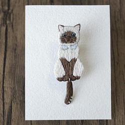 受注制作】つけ襟猫ちゃんの刺繍ブローチ/シャム猫/ブルー系アイ