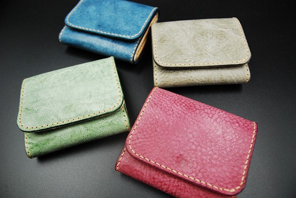二つ折り財布　ALASKA(アラスカ)使用　選べる革カラー、ステッチカラー 1枚目の画像