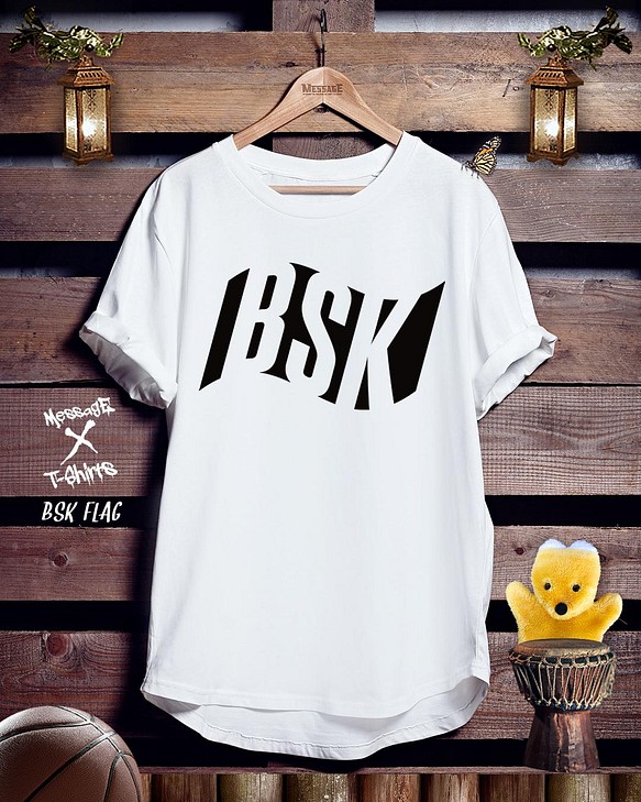 バスケTシャツ「BSK FLAG」 Tシャツ ｢MessagE｣ 通販｜Creema(クリーマ)