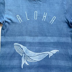 送料無料 藍染めキッズTシャツ　ALOHA クジラ コットン 絞り染め 1枚目の画像
