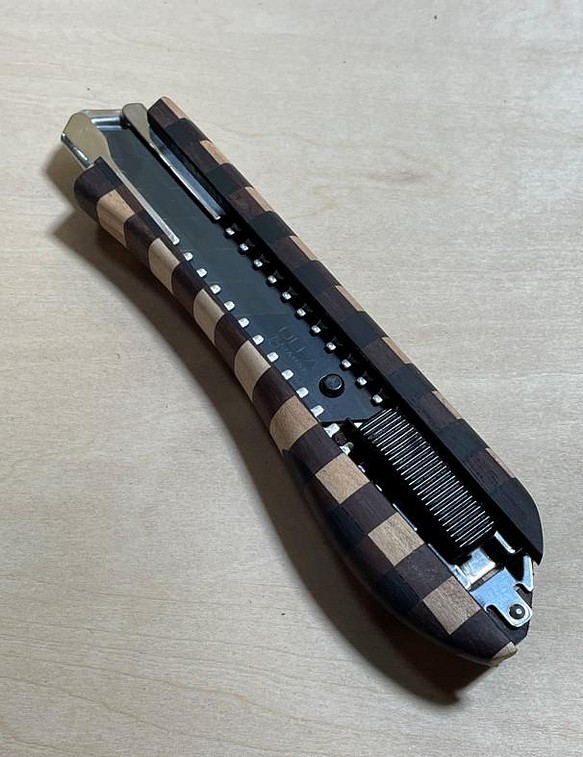 ギター材で作った木製グリップカッターナイフ～ギンガム～
