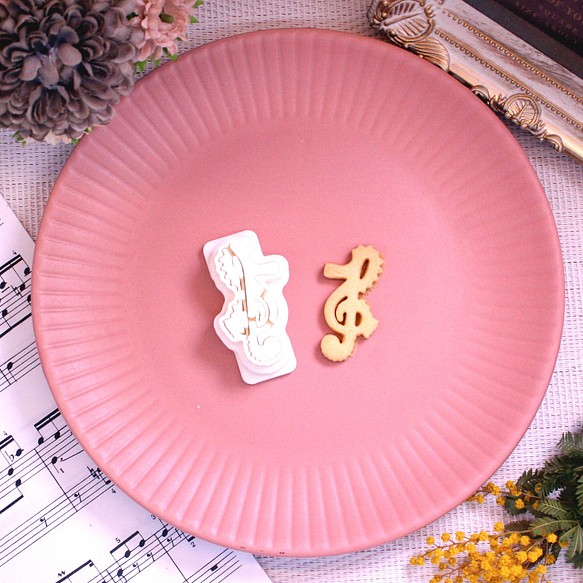 タツノオト音記号・４㎝サイズ・イジェクタ付きクッキー型 1枚目の画像