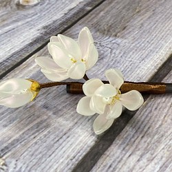 ソメイヨシノ桜のかんざし 朝露付き ヘアアクセサリー メノ工房 通販 