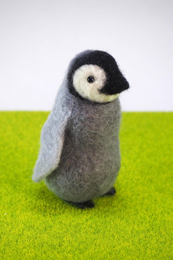 羊毛フェルトのペンギンの赤ちゃん 羊毛フェルト もふもふ動物ランド 通販｜Creema(クリーマ)