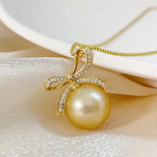 高級】天然南洋真珠 ダイヤモンド付きペンダントトップk18 ネックレス 