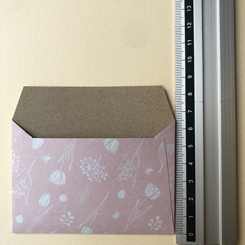 送料込み 厚みのあるクラフト紙 ミニ封筒 ピンク色12枚セット 包装紙