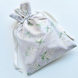 透け感の美しい　上品なオーガンジー花柄巾着ポーチ　すずらんアイボリー　鈴蘭 1枚目の画像