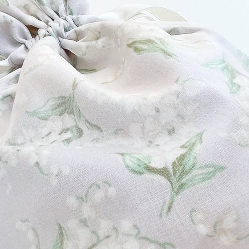透け感の美しい 上品なオーガンジー花柄巾着ポーチ すずらんアイボリー 