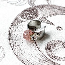 現貨 天然石 小礦石 草莓晶 《凝視》耳骨夾 手工製作 原創 設計 316不鏽鋼耳骨夾 耳夾 耳骨環 第1張的照片
