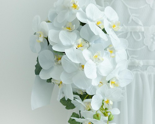 ニッサン・638 【造花】結婚式・前撮りに！白×緑の王道キャスケード 