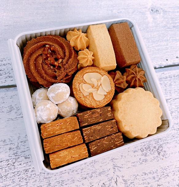 フランス産発酵バターのクッキーアソート　10種 1枚目の画像