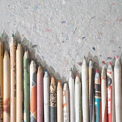 廢物再造 廢紙筆 香港報紙 100支入 顏色筆 第1張的照片