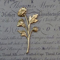 BEHOLD− ポピー 左向き 1個 フラワー 花 植物 真鍮製 アメリカ製 パーツ スタンピング ヴィンテージ風 1枚目の画像