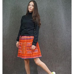 貴州苗族の刺繍付きスカート100%ハンドメイド 手織プリーツスカート Bohoスタイルな女性ためのドレス #125 1枚目の画像