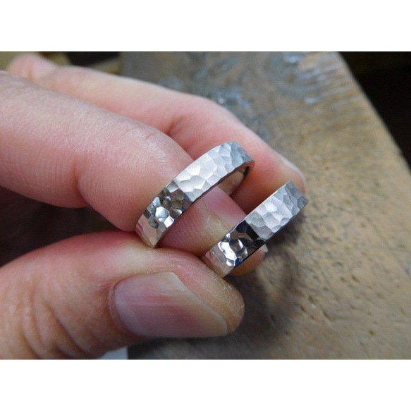 鍛造 結婚指輪 プラチナ1000 純プラチナ プラチナ999 槌目 平打ち