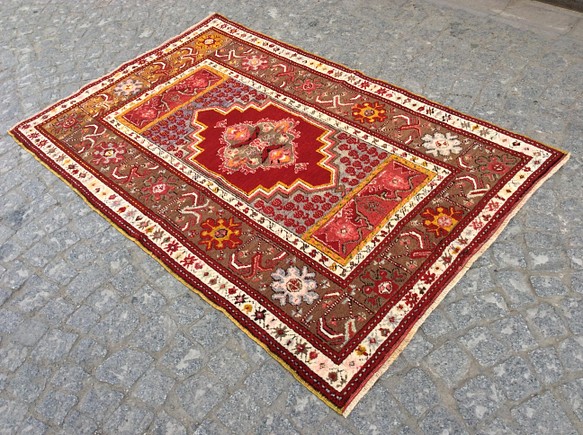 手織りトルコ絨毯 164x104cm ヴィンテージ ラグ 1枚目の画像