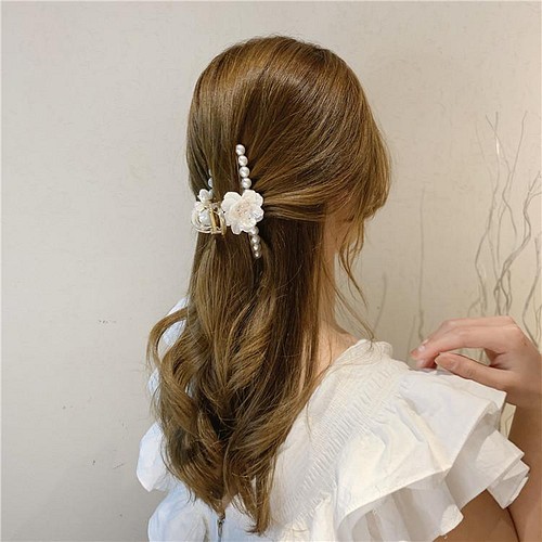 韓国ファッション お花とパールのかわいいヘアクリップ アクセサリー 7302 ヘアアクセサリー Balena 通販 Creema クリーマ ハンドメイド 手作り クラフト作品の販売サイト