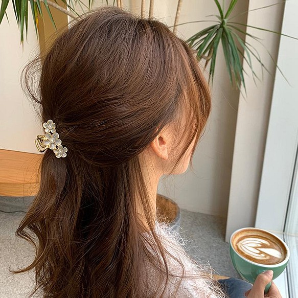 韓国ファッション お花モチーフヘアクリップ グレー アクセサリー 7033 ヘアアクセサリー Balena 通販 Creema クリーマ ハンドメイド 手作り クラフト作品の販売サイト