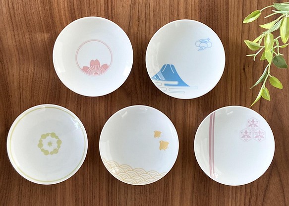 【波佐見焼】和山　日本の絵柄　小皿2枚セット 1枚目の画像