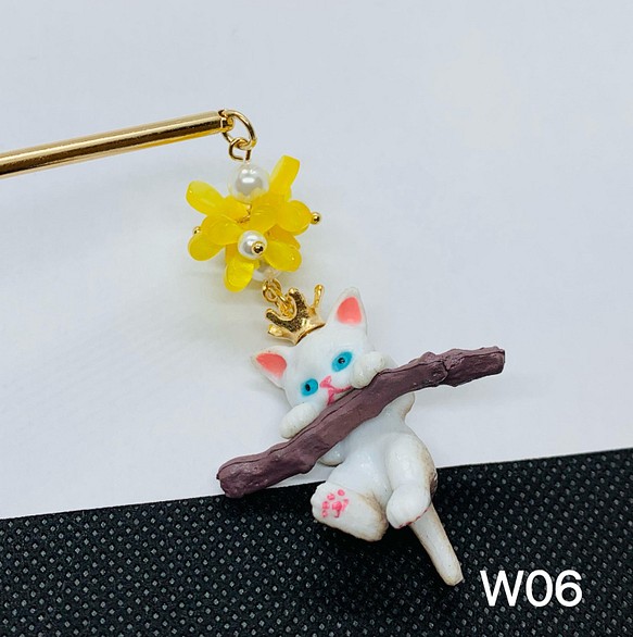 W06 木登り猫簪 かわいい猫 白猫簪 猫簪 金木犀簪 花見かんざし ネコかんざし ヘアアクセサリー Ariwa工房 通販 Creema クリーマ ハンドメイド 手作り クラフト作品の販売サイト