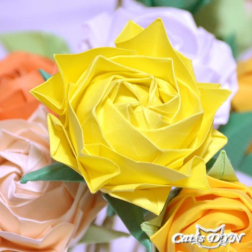 オレンジ系統の薔薇の花束 メッセージカード ラッピング付き 折り紙の薔薇の花 フラワー リース Cat S Dyn 通販 Creema クリーマ ハンドメイド 手作り クラフト作品の販売サイト