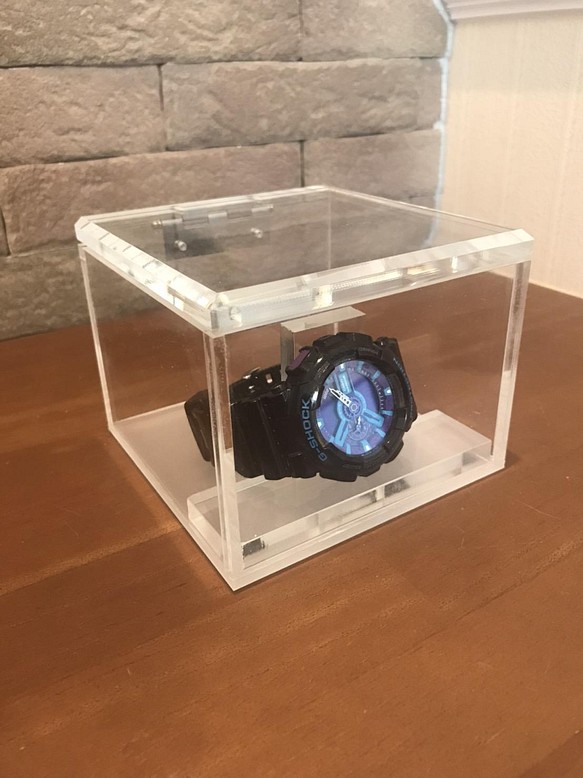 腕時計をゴージャスに収納‼『腕時計用アクリルBOXケース』 1枚目の画像