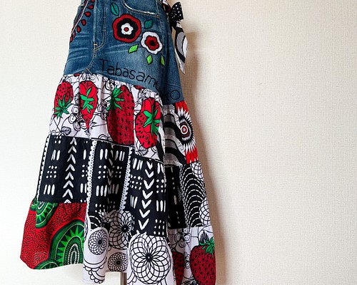 【あなたの笑顔は、私を幸せにしてくれる】デニム リメイク アフリカンプリント 刺繍 スカート