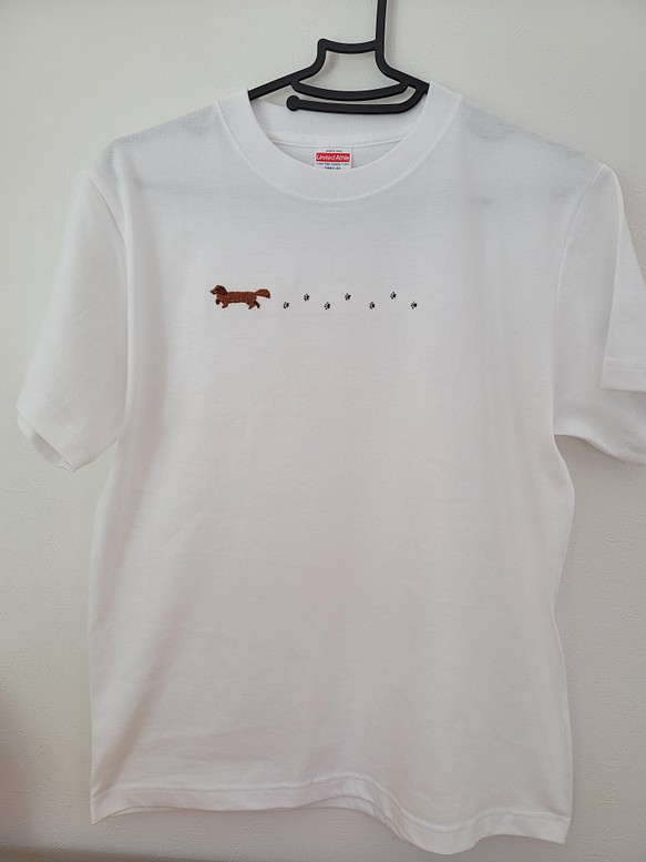 お散歩ダックスフンド 刺繍 Tシャツ Sサイズ 1枚目の画像