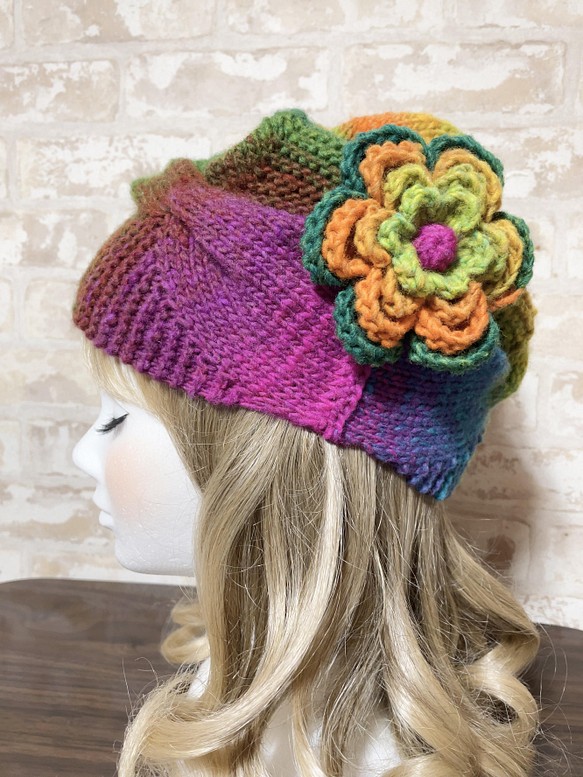 野呂栄作さんの毛糸で編んだ変形ニット帽子 - 帽子