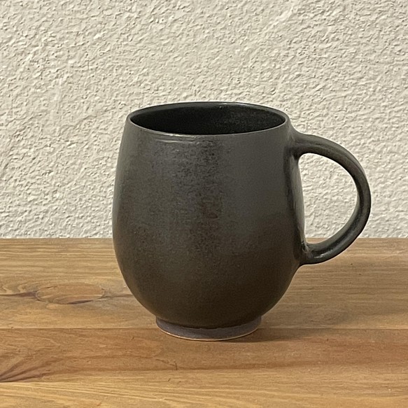 コロンとしたコーヒーカップ「ころころマグ（黒）」 1枚目の画像
