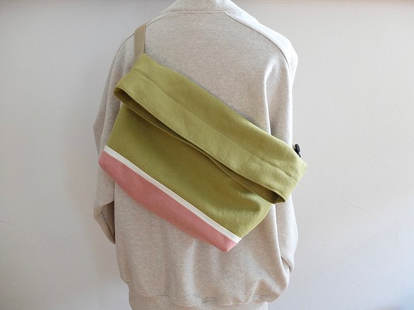 Body bag  ピスタチオ×コーラル（柔らかな帆布） 1枚目の画像