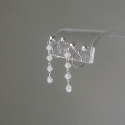 水晶流蘇耳環（穿孔耳環）：淺灰色蛋白石 第1張的照片