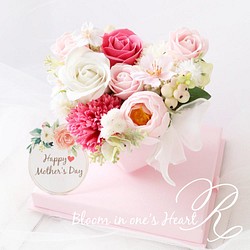 ＊[母の日ギフト/卒業·入学祝い] ソープフラワー お花アレンジギフト / キュートハートボックス3(ピンク) 1枚目の画像
