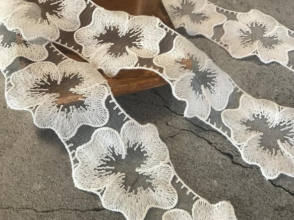 3弁の花びらモチーフ 2m オーガンジーレース 日本製 lace-No,124 1枚目の画像