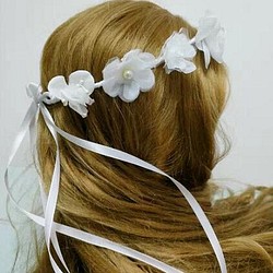 ヘッドドレス　髪飾り　カチューシャ　花びら付き　ウエディング　成人式 前撮り　結婚式 1枚目の画像