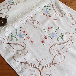 日本公式オンライン SALE♡アンティークフランス刺繍のカーテンクロス 雑貨