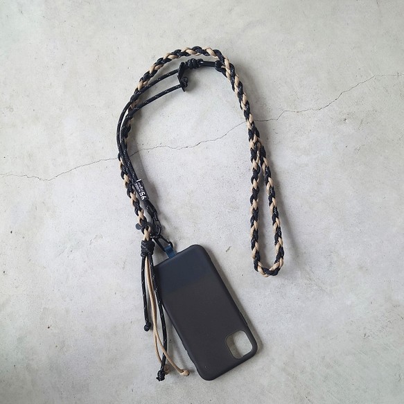 Tough スマートフォン用ショルダーストラップblack Beige 携帯アクセサリー ストラップ Meryl 56 Accessory 通販 Creema クリーマ ハンドメイド 手作り クラフト作品の販売サイト