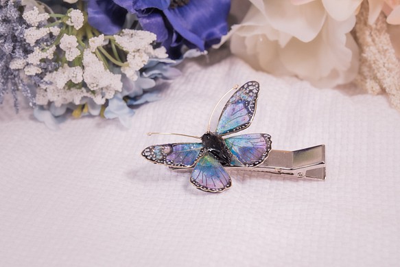 オーロラ色の手作り金属糸蝶々バレッタ 1枚目の画像