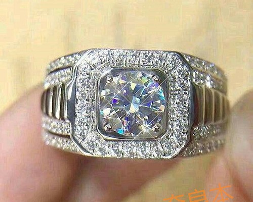 母の日特集]品質重視 1.0ctの高級なプラチナのダイヤモンドリング 指輪