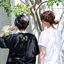 【えらべるペアTシャツ】咲き編みの輪×パフスリーブTシャツ 1枚目の画像
