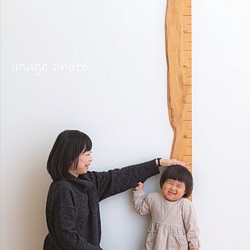 【木の身長計　耳付き材】くり／N-SIN-KUR-02　お子さまの成長を見守る 1枚目の画像