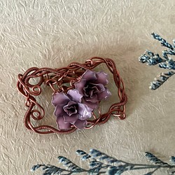 金屬編織紫花胸針-B002 第1張的照片