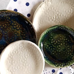 《大小4点セット》陶の豆皿【切子風のオリエンタルデザイン】 1枚目の画像