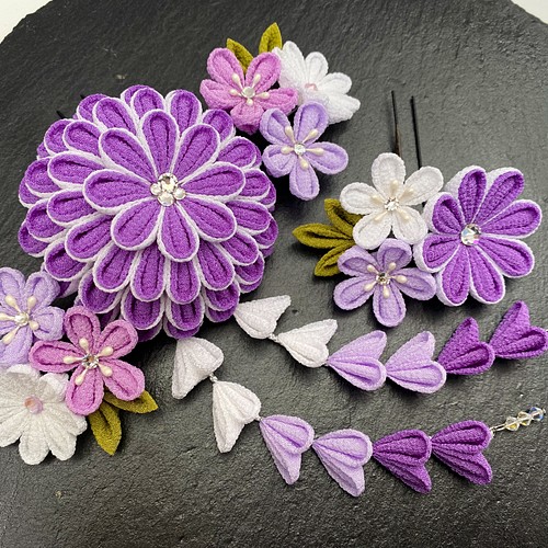 二重丸菊のさがり付き髪飾り｠つまみ細工 かんざし 藤色 紫 成人式