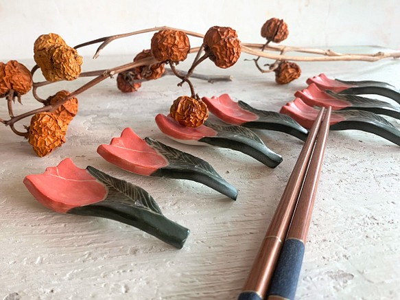 鬱金香筷子架-桔紅_陶器筷架 第1張的照片