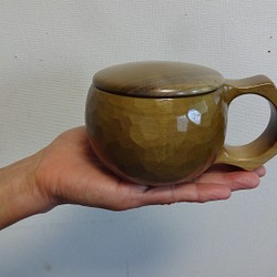 單只玉蘭木雕帶蓋咖啡杯 第1張的照片