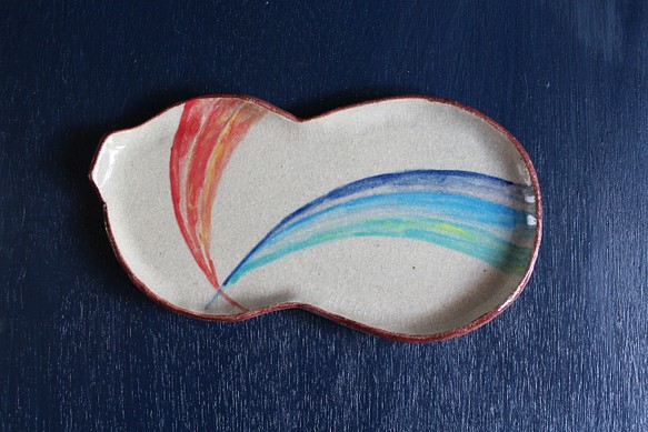 ひょうたん型のお皿　虹 1枚目の画像